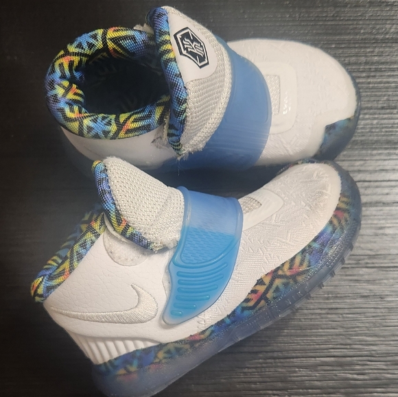 Infant Kyries - Picture 3 of 6